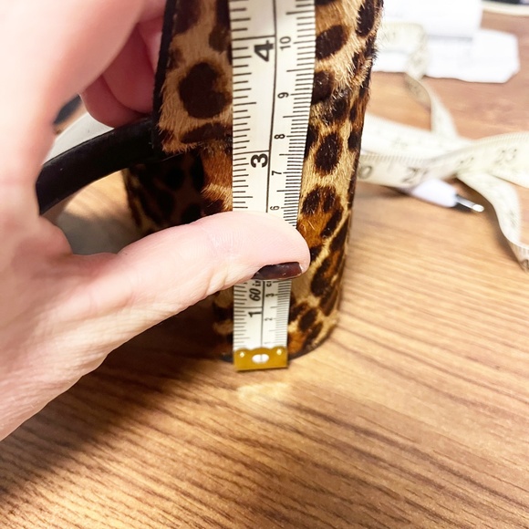 Ann Taylor Leannette Leopard Print Calf Hair Block Heel Sandals Size Women's 9 - Picture 8 of 8